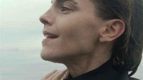 Emma Watson: l’incanto dell’eleganza nel nuovo spot 